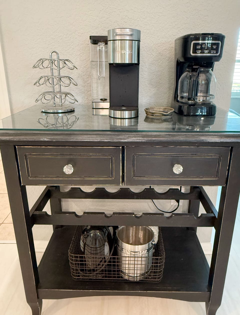 Coffee pot, Keurig & electric kettle!