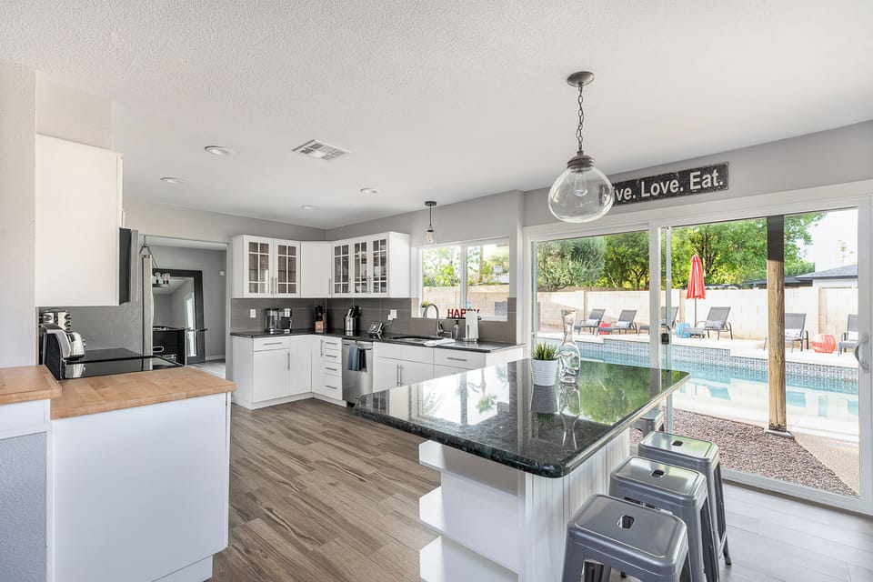Beautiful kitchen with everything you need.