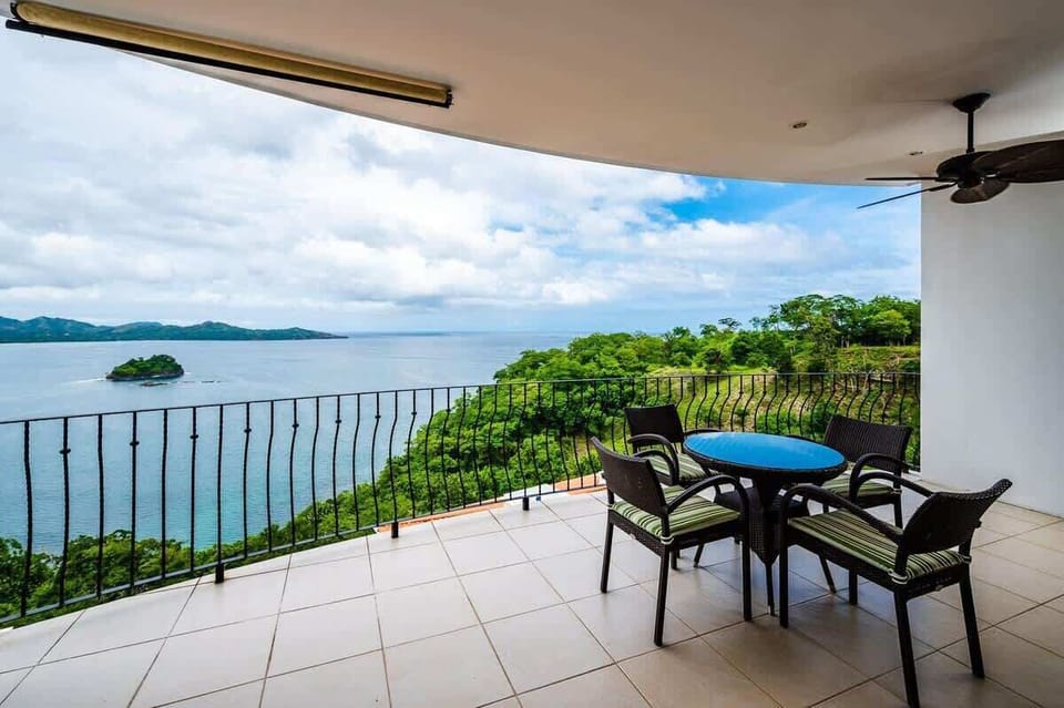 Dinner plans pause when the view steals the show.