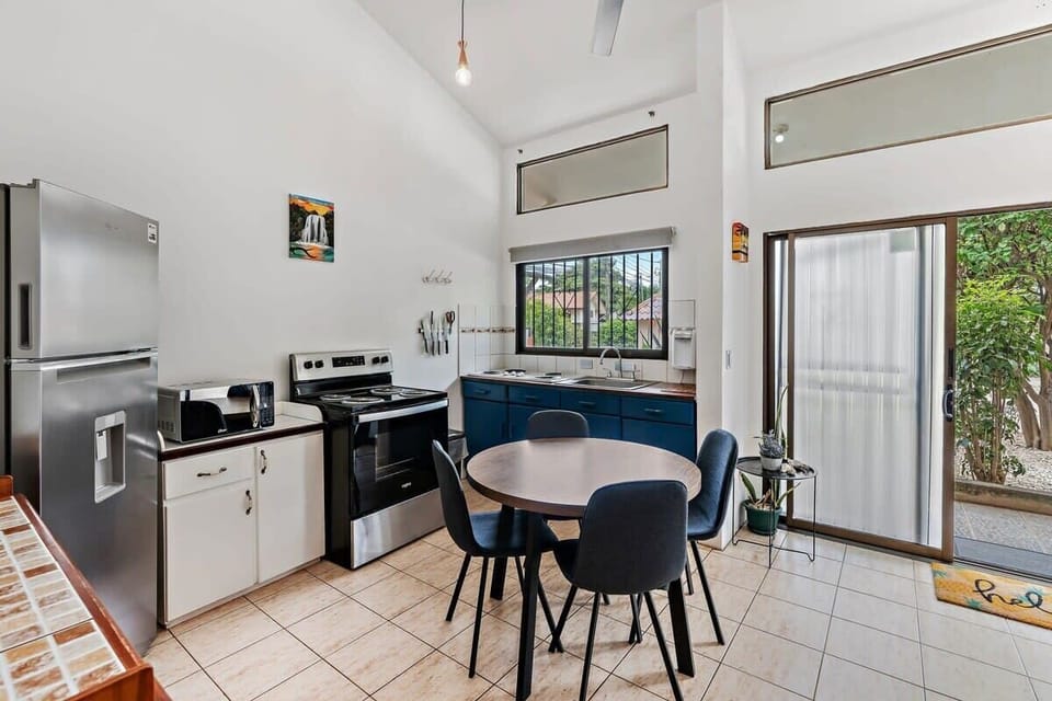 Kitchen & Dining Area