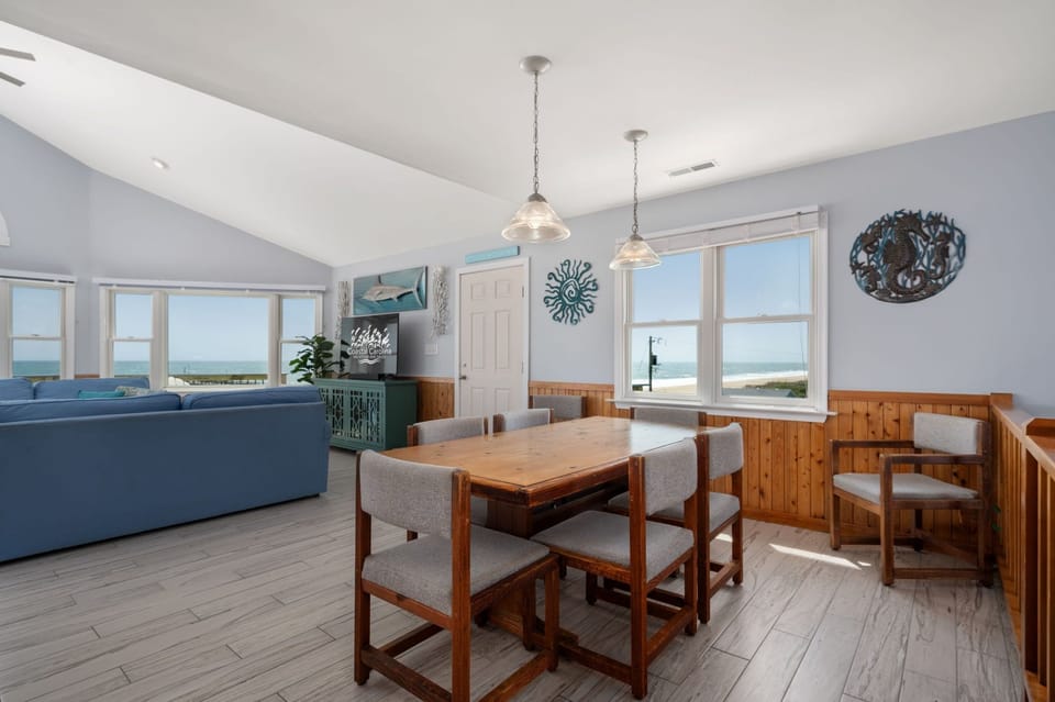SNH249: SeaAira | TL Dining Area - Seating for 6-8