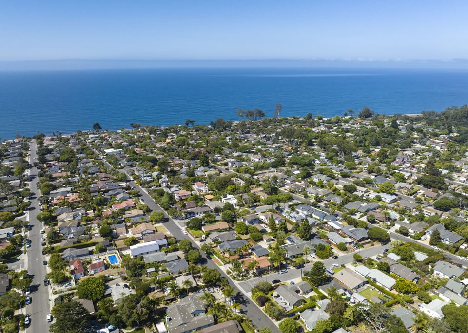 Great bluff top neighborhood on the Mesa!