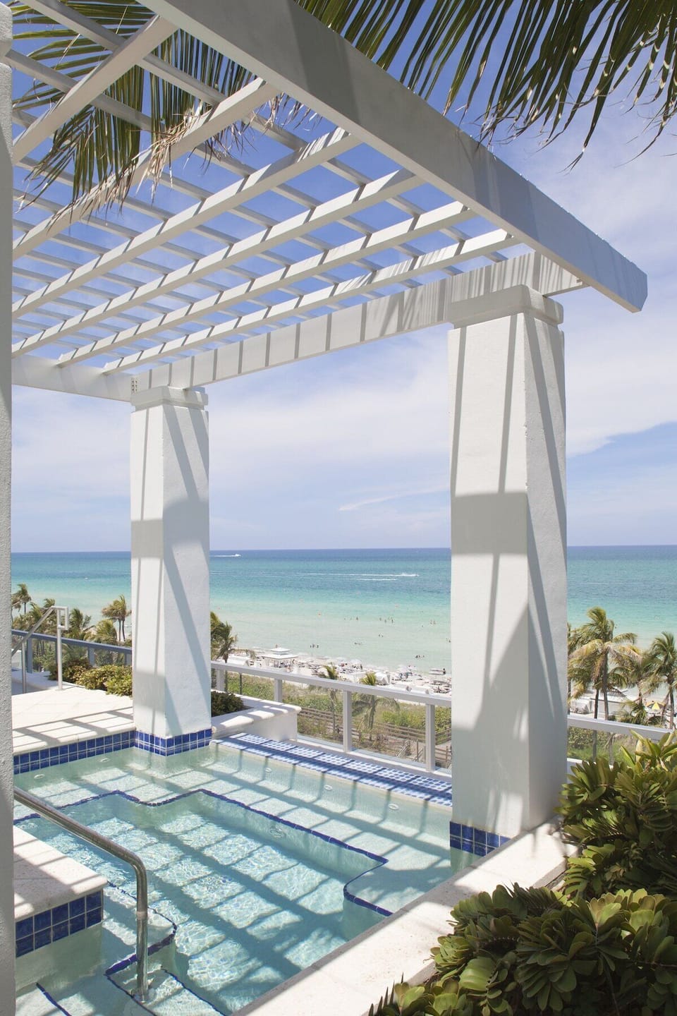 Relax in the shaded plunge pool with refreshing sea breezes.