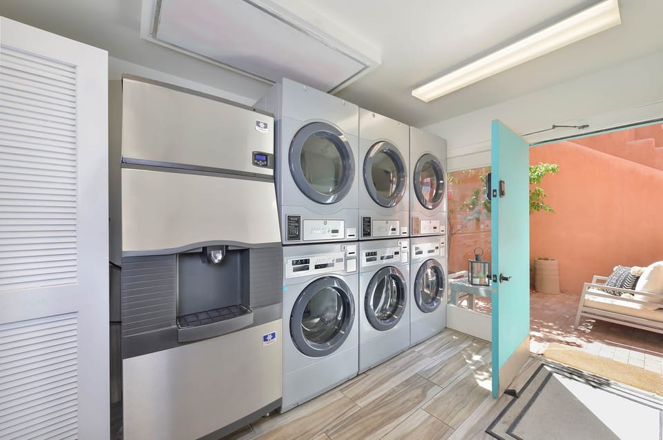 Zona Rosa Laundry Facility