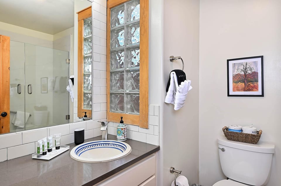 Unit 70 - Master Bathroom