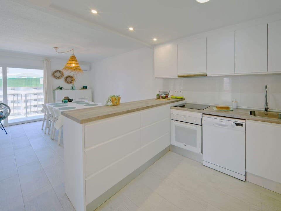 Cabinetry, Countertop, Interior Design, Kitchen, Wood, Flooring, Floor, Sink, Building, Hardwood