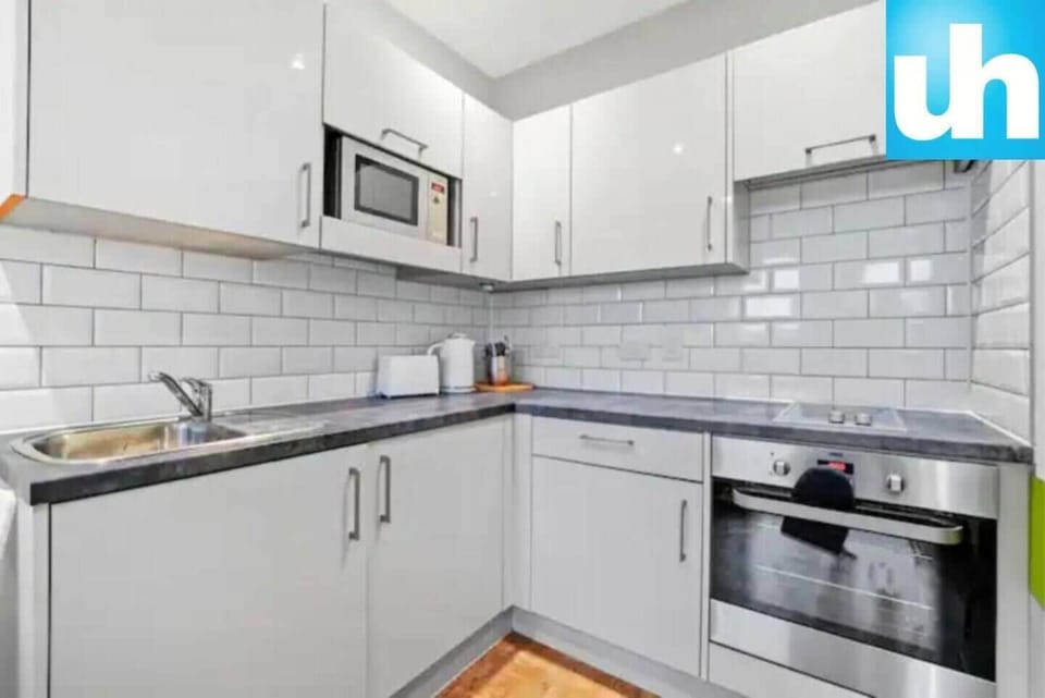 Coffee/tea maker, dining tables