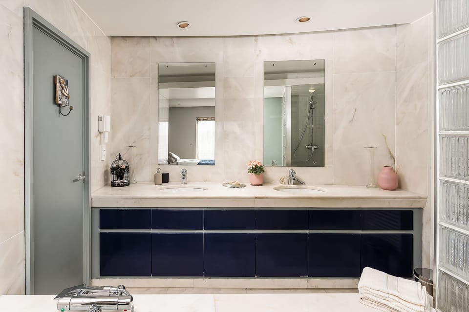 Mastersuite full marbel bathroom