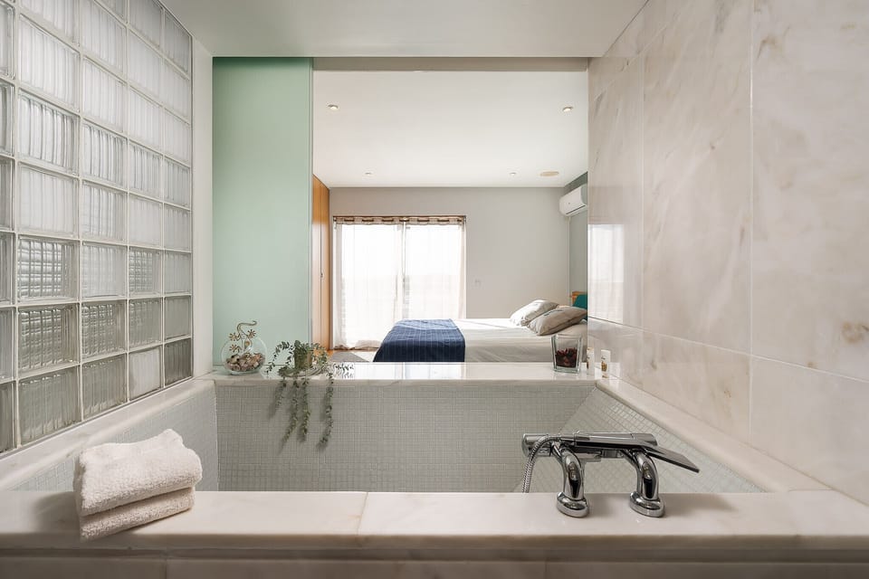 Amazing marbel tub in the mastersuite