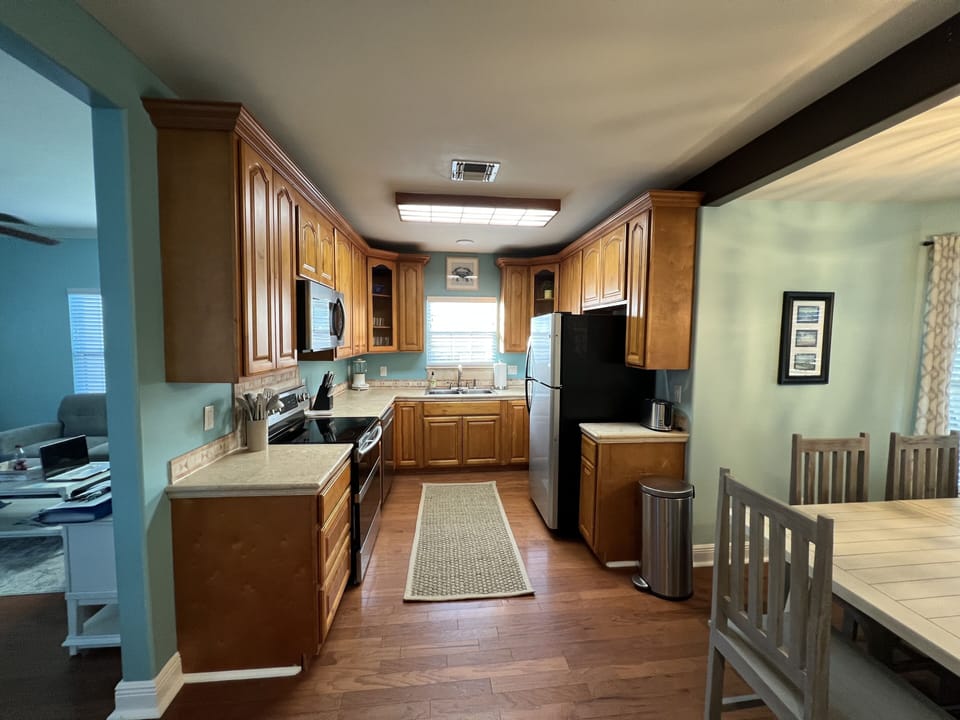 Fully stocked Kitchen 