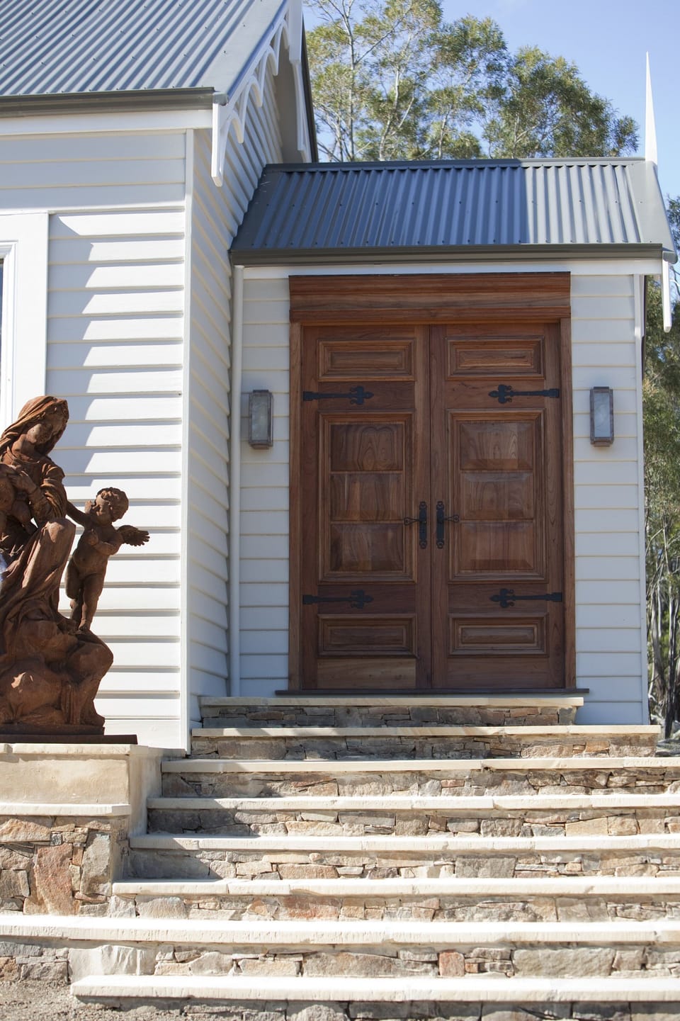 Entrance to the art studio_L-a37da780-8e60-4312-9979-e58c6d48752b.jpg
