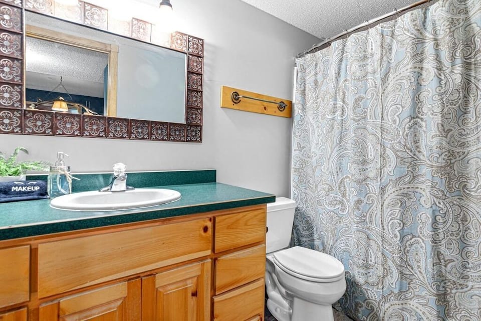 Downstairs full bath
