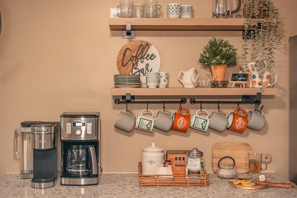 Whether you prefer the robustness of French press, the convenience of a single-serve coffee machine, the classic taste of drip coffee, or the speed of a Keurig, we've got you covered!