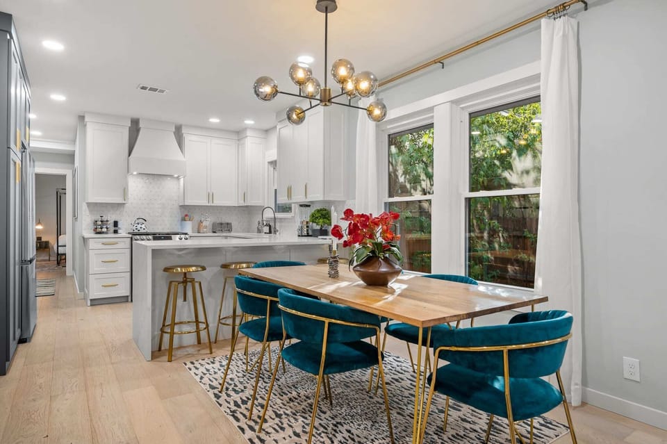 Kitchen/Dining Space