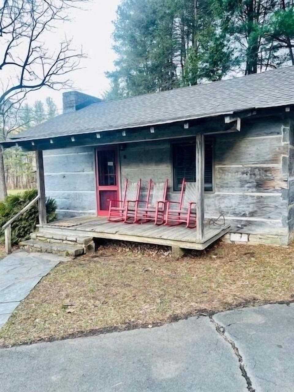 Pet friendly cabin 