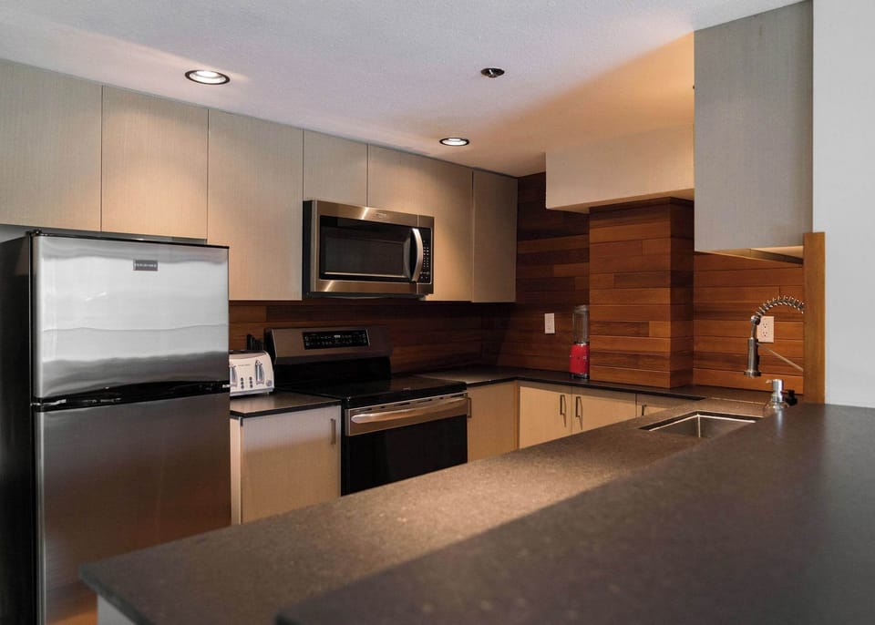 207 Spacious Kitchen