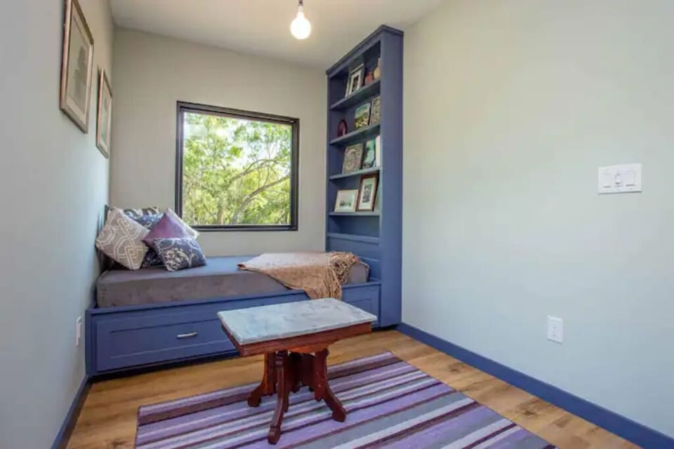 b6fbd764-ec8b-4f25-8ccd-423f7f8a909f