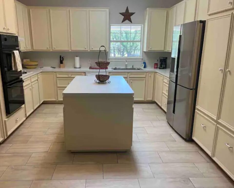 Large island in kitchen