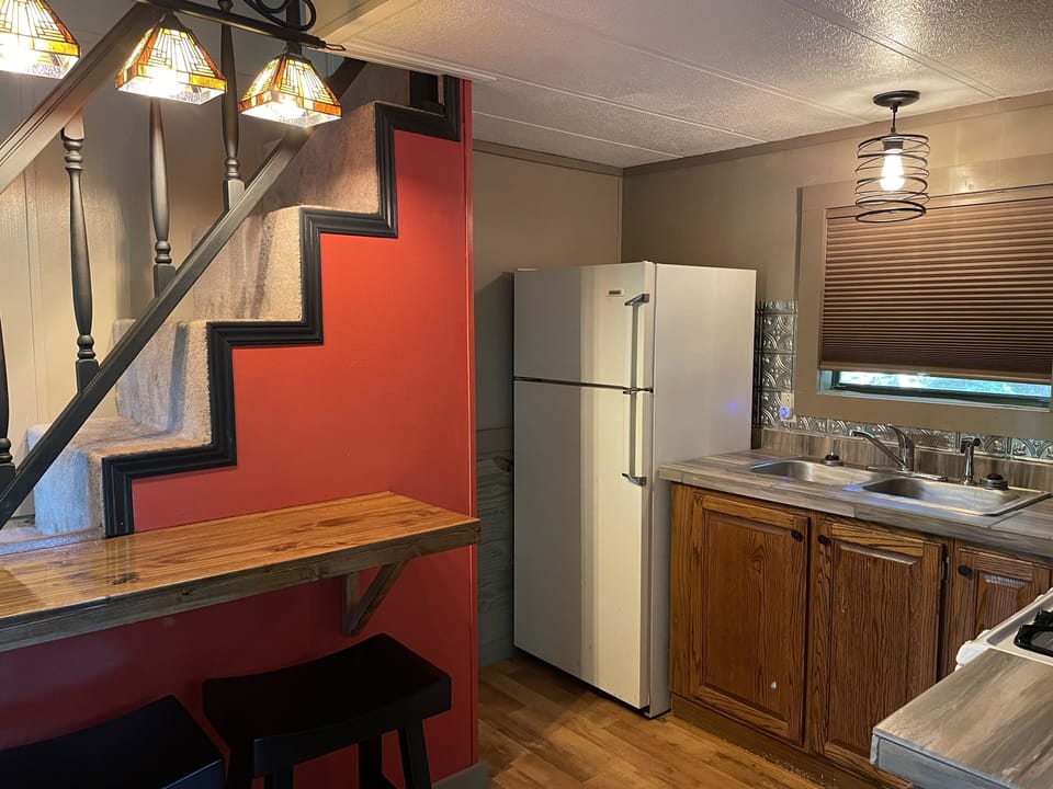 Kitchen/dining 