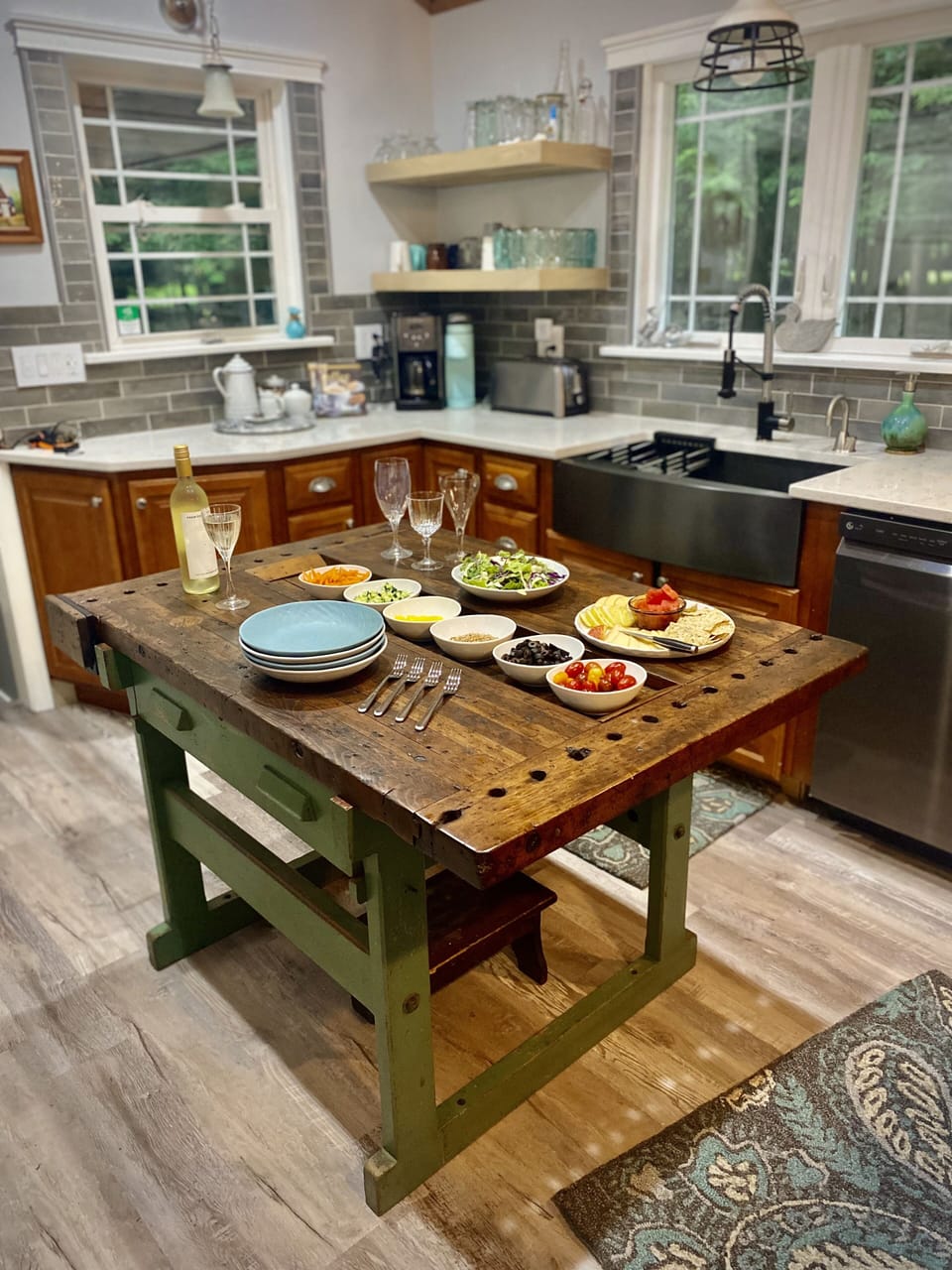 Island is ready to set up your buffet!