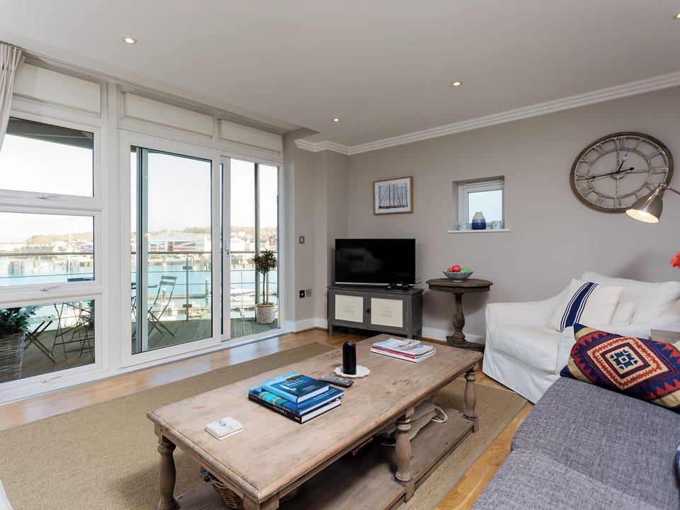 Living area | 16 Marinus, Cowes
