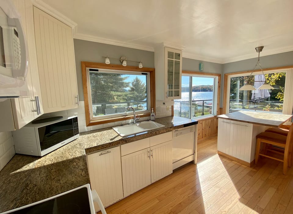 Kitchen/Pantry 