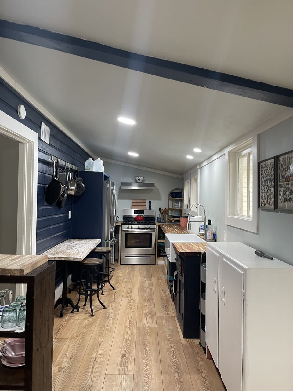 Newly updated kitchen. 