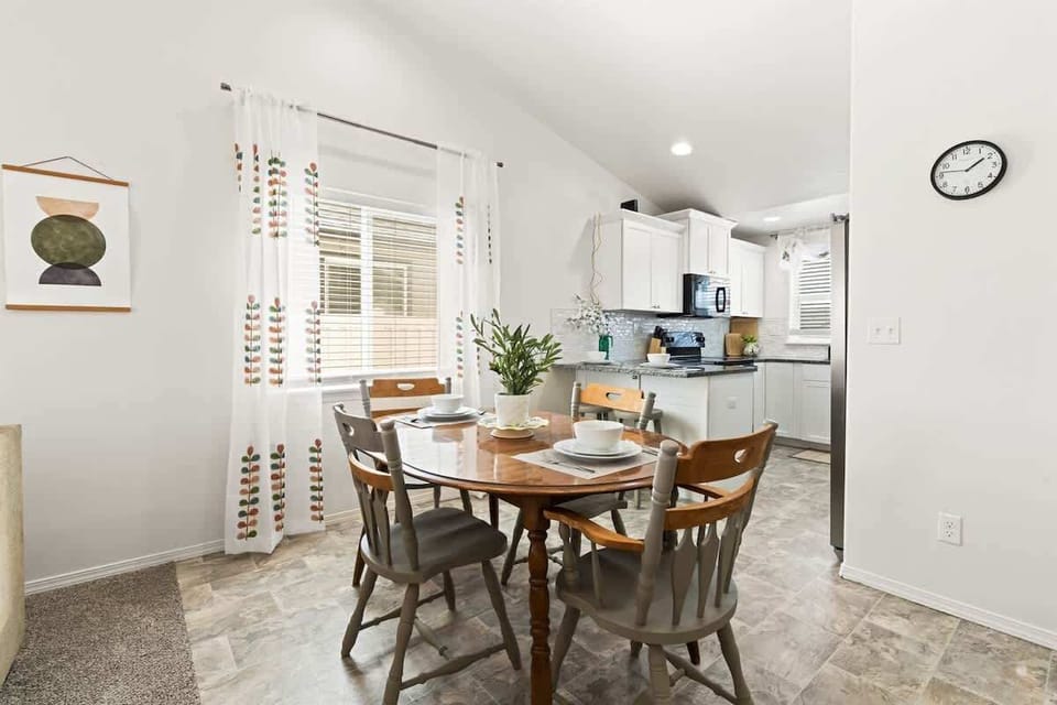 Perfect place to eat and play games