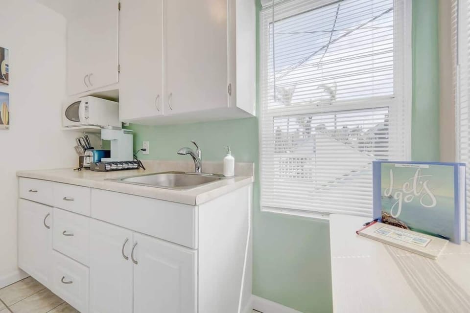 Fully supplied kitchen