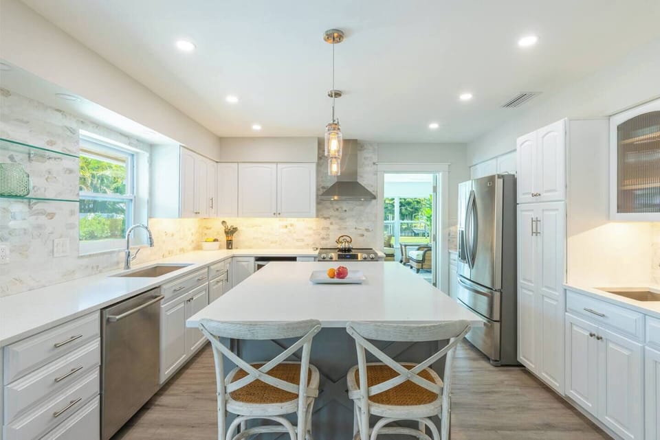 Stainless Steel appliances in the whole Kitchen plus a wine chiller.