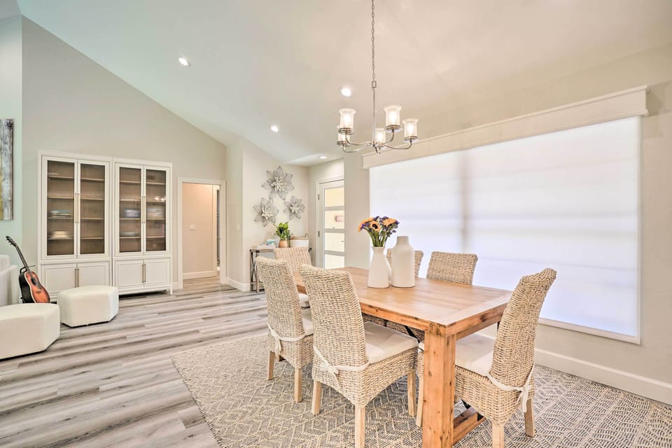 Dining Area | Dishware & Flatware