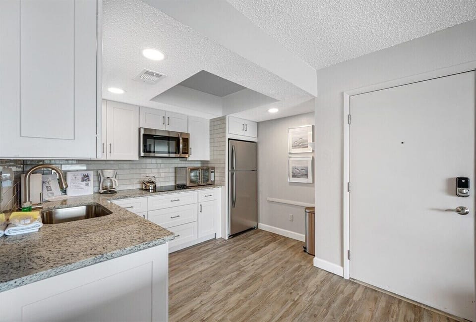 Bright and Airy Kitchen