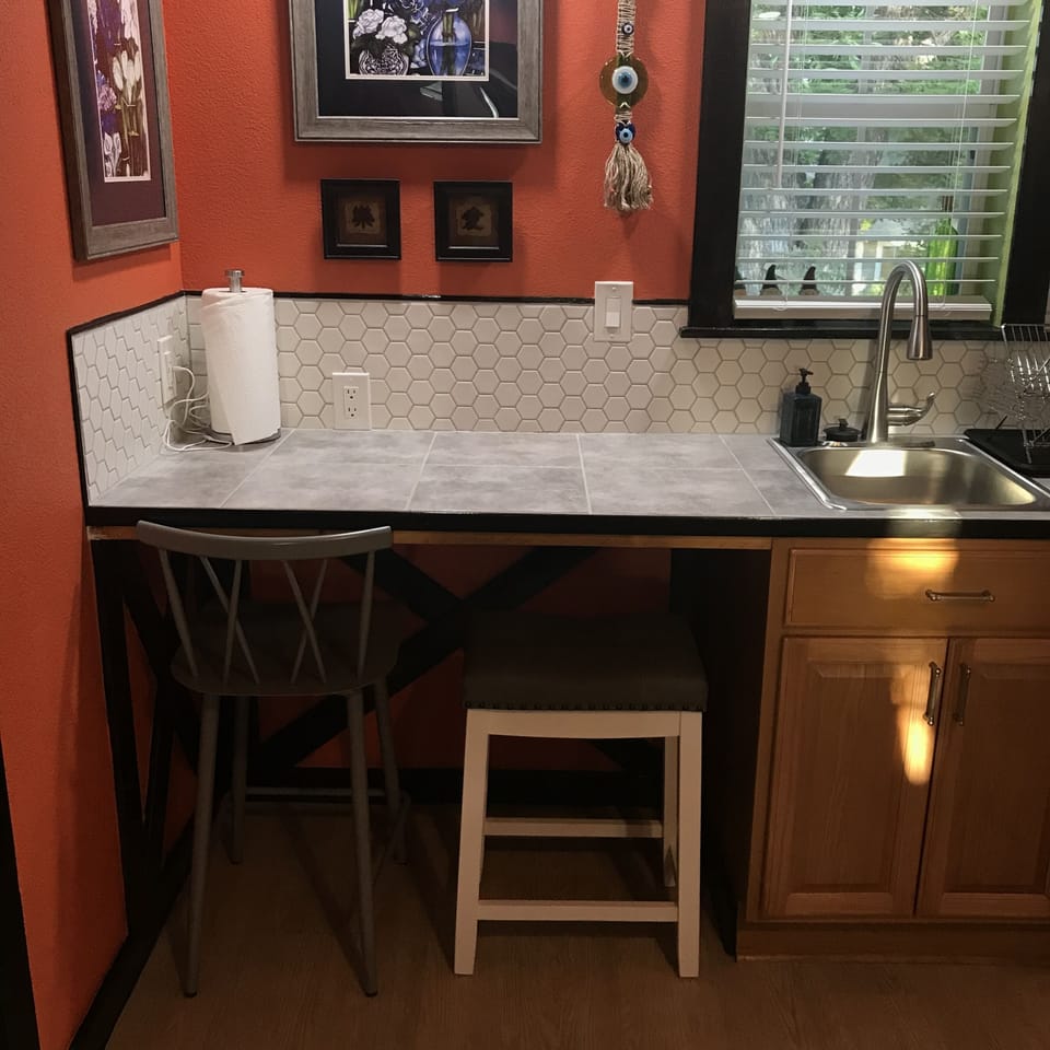 Dining/Work Table & Chairs