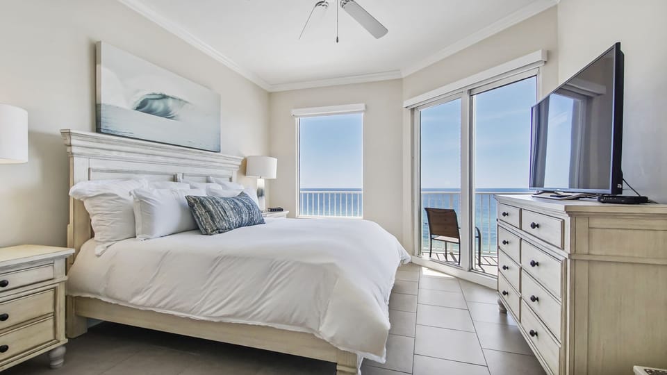 Gulf front master bedroom.