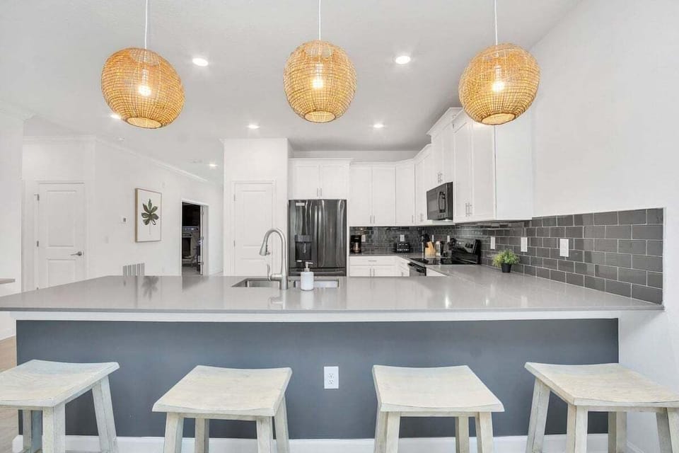 2706OxymoronWay,StoreyLake_14