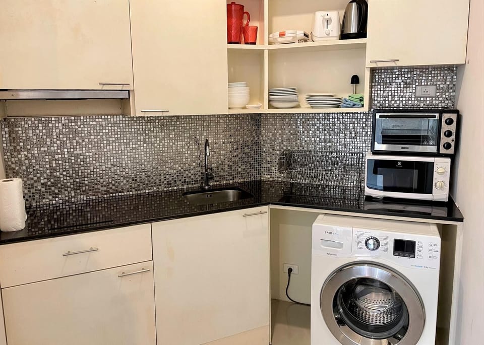 Convenient Karon studio, walk to beach & market (9334)