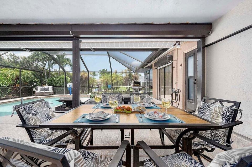 Covered Lanai for Al Fresco Dining