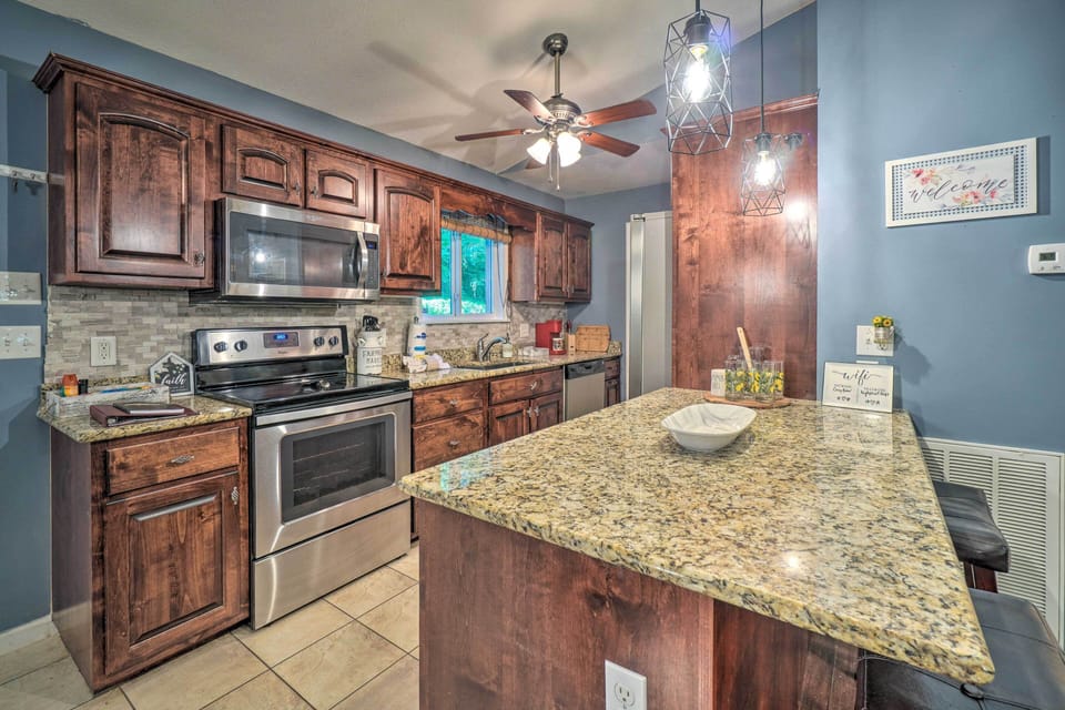 Kitchen | Coffee Maker | Dishwasher | Main Floor