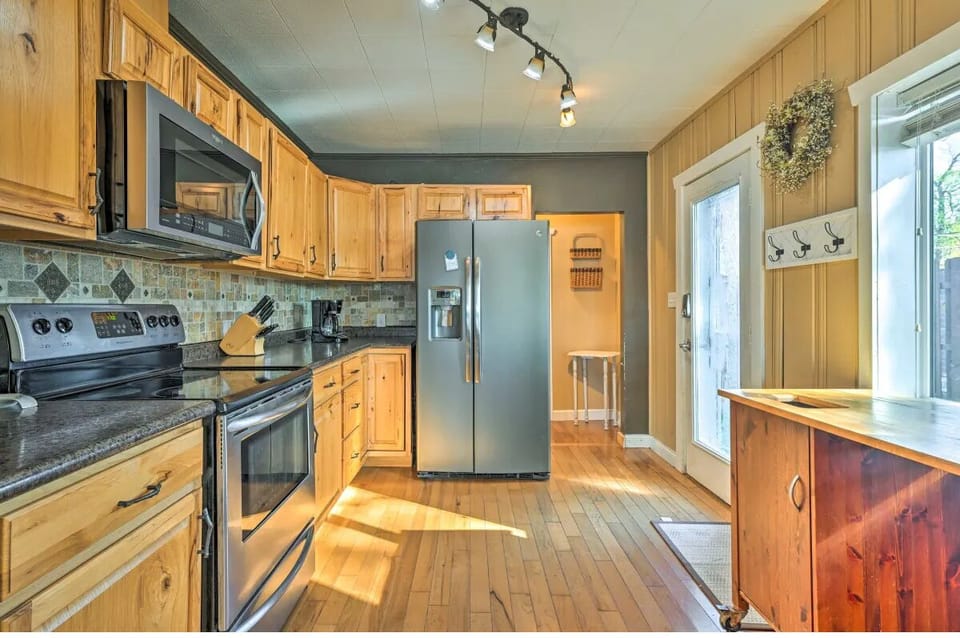 Walk in right into the newly updated kitchen