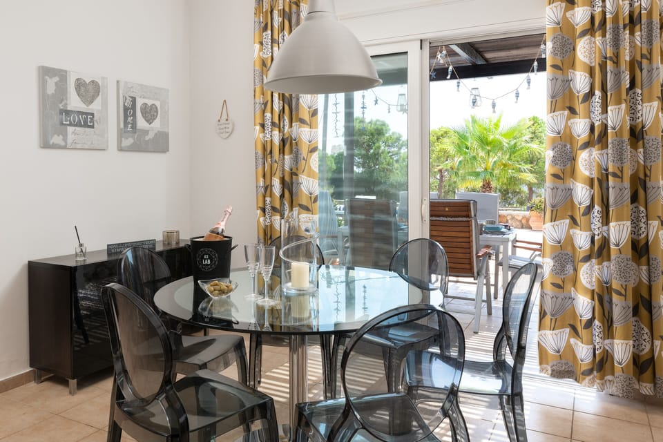 Paradeiso Dining Table