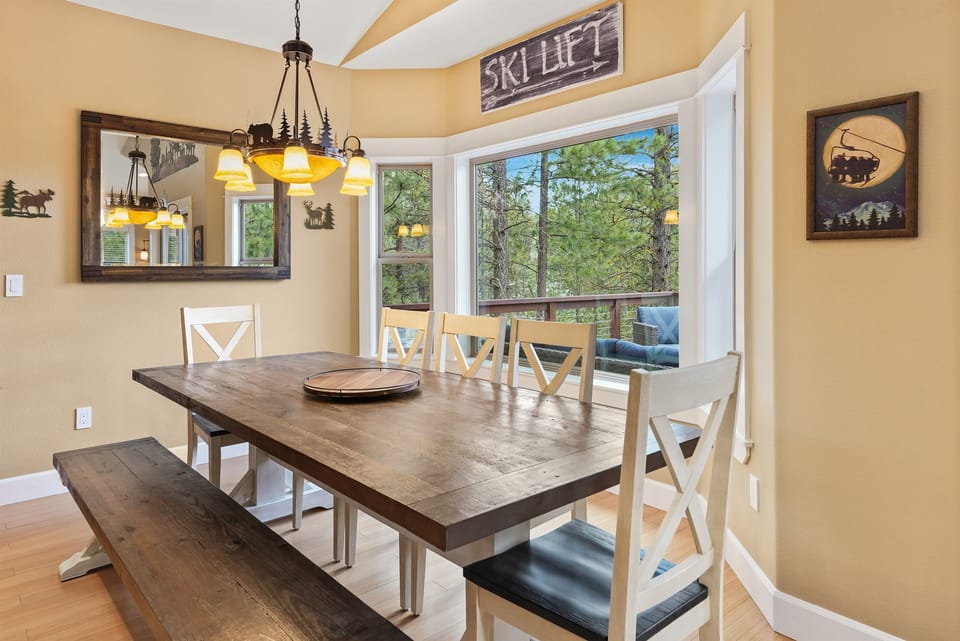 Dining Nook with Forest Views – Seats 8