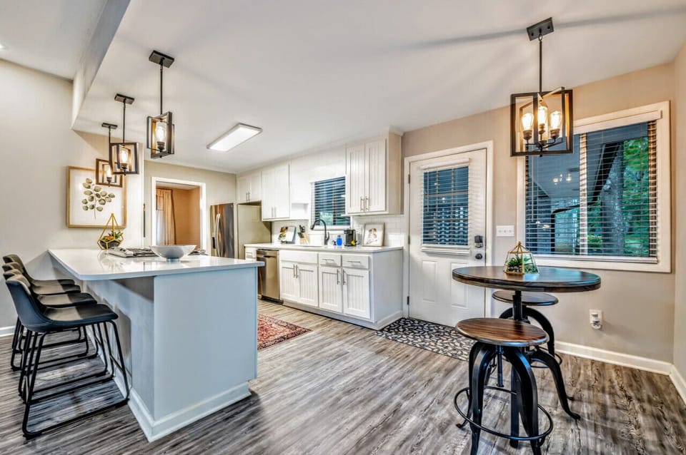 Dinette area off kitchen