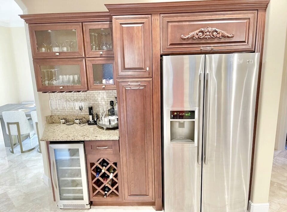 Kitchen wine bar 