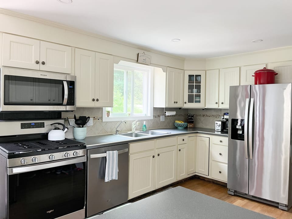 Kitchen - all new appliances
