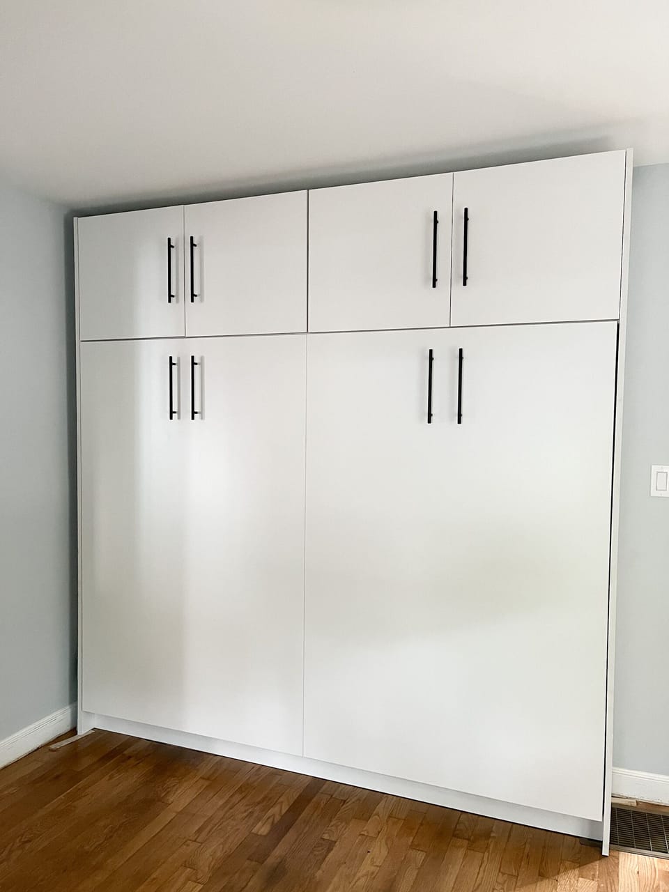 Murphy bed
