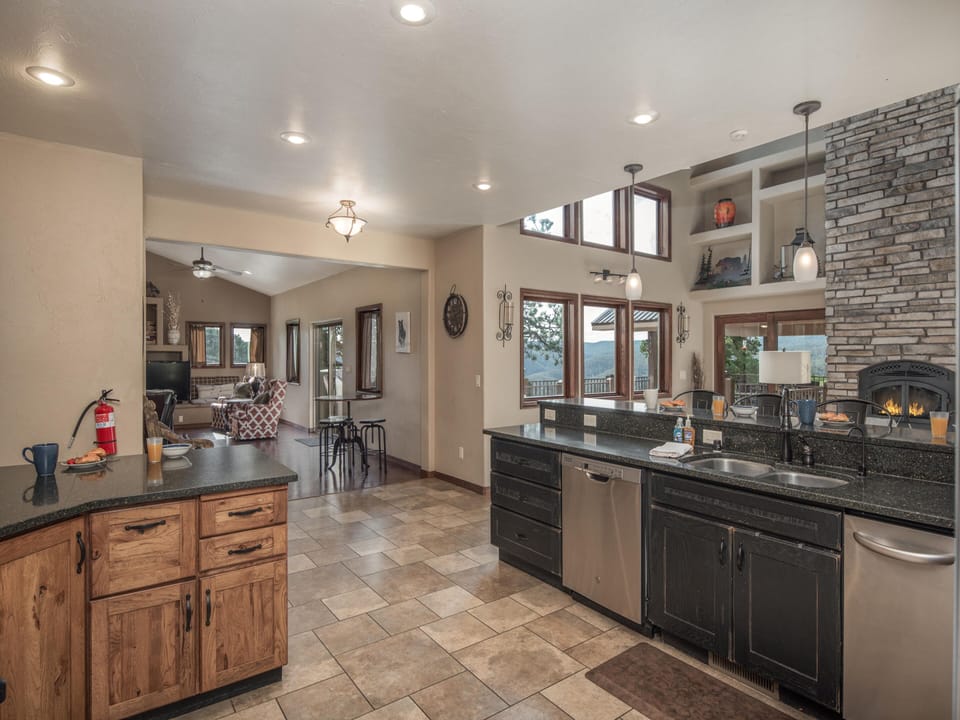 Kitchen - Countertop Seating For 4 - First Floor