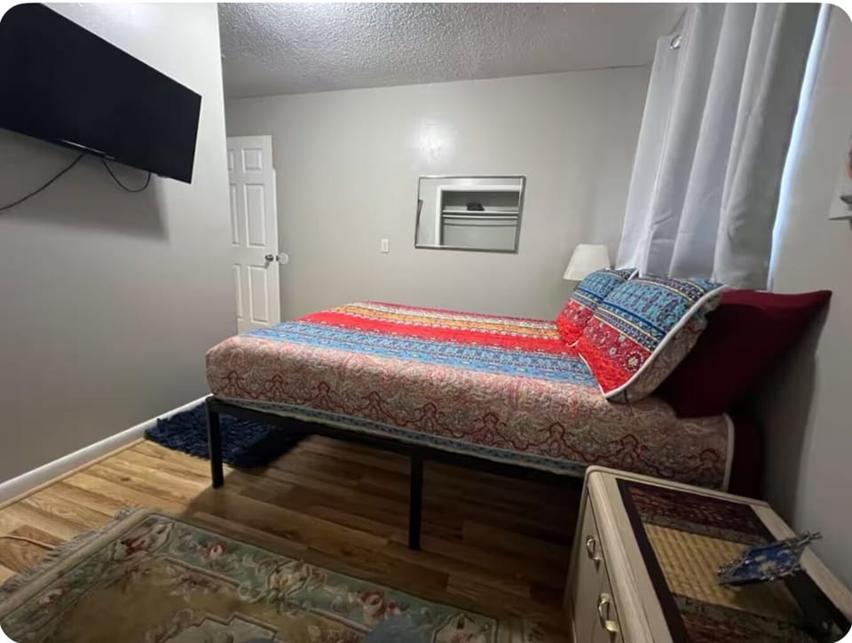4 Bedroom with full size bed