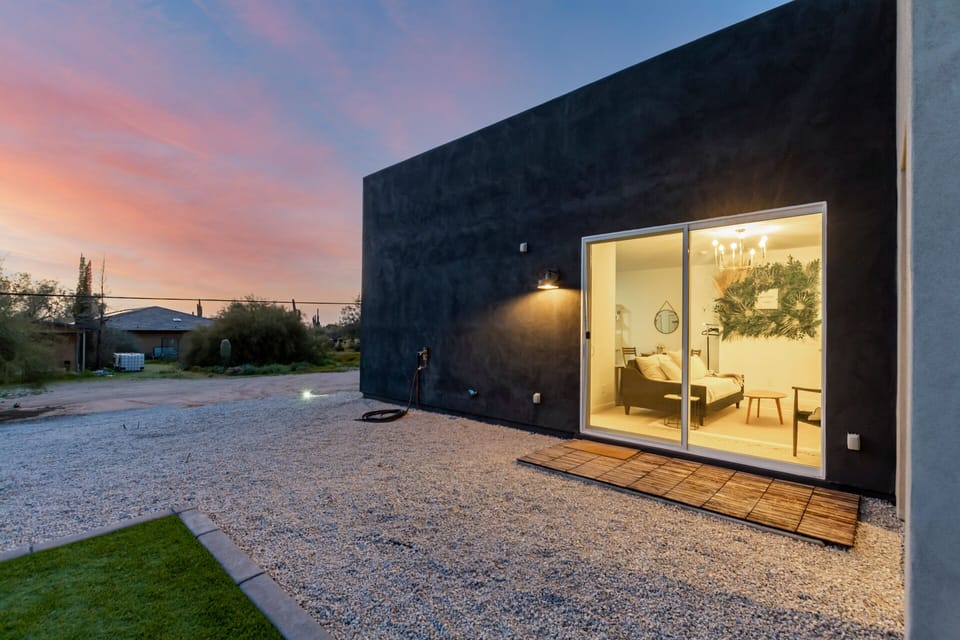 Amazing sunsets, star gazing and wildlife in this quiet desert neighborhood. 