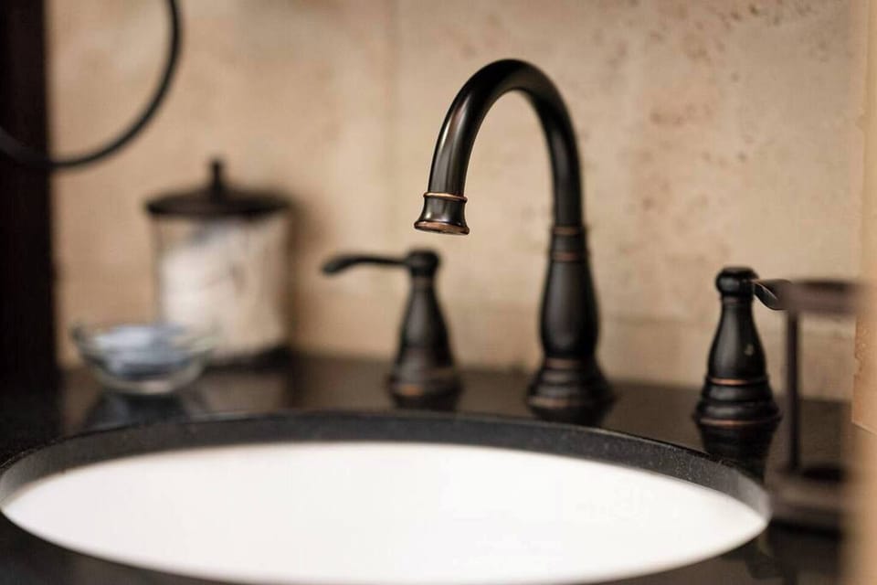 High quality shampoo, conditioner, and body wash provided