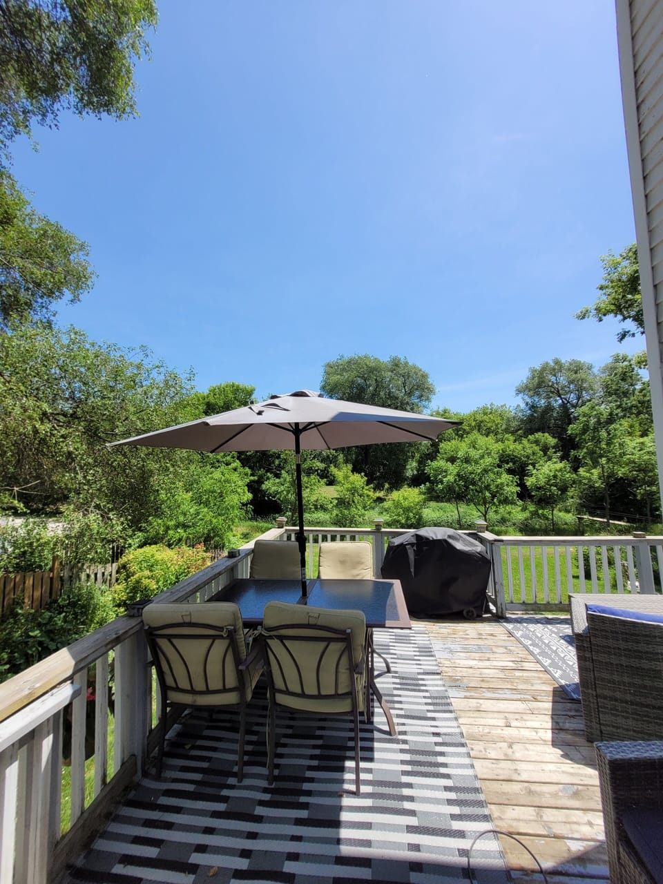 Outdoor deck space 